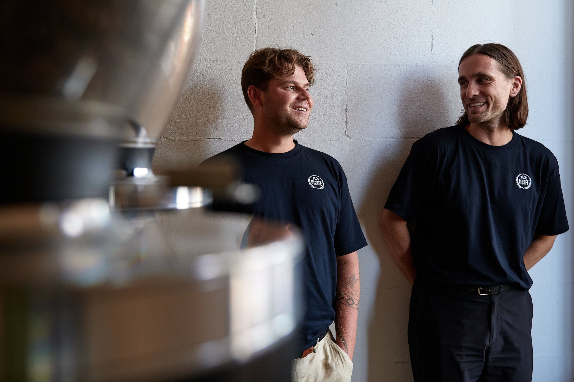 Trainer der ViCAFE Academy vermitteln Wissen rund um Barista Kurse und Latte Art Schulungen im Specialty Coffee Bereich